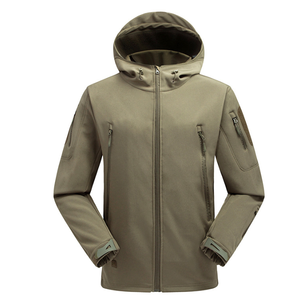 Chaqueta de Combate HBWJ01 Impermeable y Cortavientos con Múltiples Bolsillos, Forro Polar Interior, Color Verde Caqui Desierto - Product Image 2
