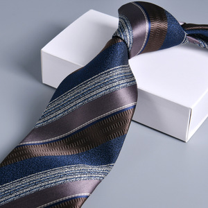 Corbata <span class=keywords><strong>de</strong></span> rayas <span class=keywords><strong>de</strong></span> negocios formales para hombres 8cm nueva gran jacquard azul marino ejecutivo juego <span class=keywords><strong>de</strong></span> manos boda Festival corbata - Product Image 5
