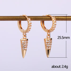E1193 Orecchini pendenti con punta dorata da donna, in oro 18 carati con micro inserti di cristallo, per uso quotidiano - Product Image 6