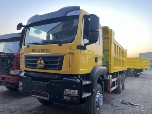 Camion léger diesel Howo 8x4 Euro 2, nouveau camion benne minier 12 roues, capacité de charge 11-20T, direction à gauche, caméra arrière, 251-350HP, 6-8L - Product Image 2