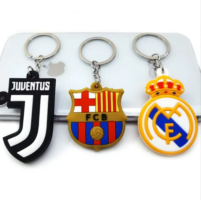 OEM yüksek kalite O Ring malzeme yumuşak PVC Barcelona anahtarlık futbol takımı dayanıklı anahtarlık