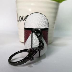 Étui en cuir PU de luxe écologique pour 3 2 1 avec un design exquis et un porte-clés - Product Image 6