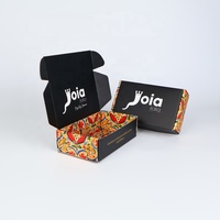 Emballage de boîte personnalisé avec laminage mat et impression en relief pour chaussettes, chaussures et expédition en carton ondulé