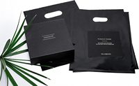 Sac de marchandises en PE-BD de taille personnalisée, sacs à provisions en plastique à poignée découpée pour l'emballage de vêtements, chaussures, cadeaux d'artisanat