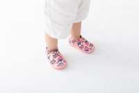 Chaussons-chaussettes bébé extensibles à volants motif fraise avec languette de traction, semelle souple et flexible antidérapante pour intérieur, Dropshipping