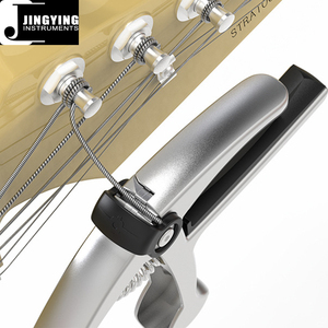 2024 Jingying Musique Guitare Accessoires, Vente en gros 5 en 1 Multifonctionnel Guitare Capos avec Coupe-Corde/Pin Extracteur/Pick Holder - Product Image 5
