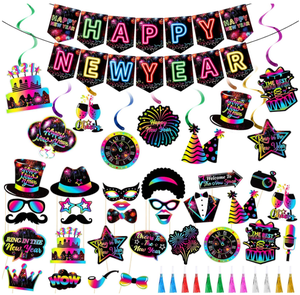 Kit per Festa di Capodanno: Striscioni Colorati, Bandierine, Ghirlande in Foil, Accessori per Foto, Decorazioni Luccicanti, Cornucchie e Articoli per Feste - Product Image 1