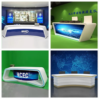 Bureau de studio de diffusion d'événements sportifs Bureau de réception Corian à surface solide avec logo