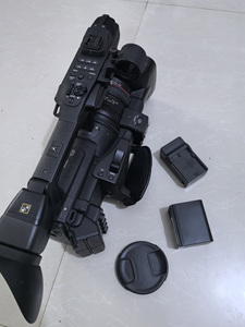 Caméscope professionnel HD Canon XF305 avec zoom optique 18x et stabilisation d'image - Product Image 2