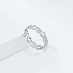 แหวนรูปหัวใจเหล็กกล้าเคลือบทอง แฟชั่นเครื่องประดับสำหรับทุกเพศ ของขวัญ - Product Image 4