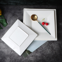 Groothandel Zuiver Wit Gouden Rand Bone China Noord-Europees Dessert Vierkant Bord Fruit Salade Steak Bord Schaal voor Hotel Restaurant