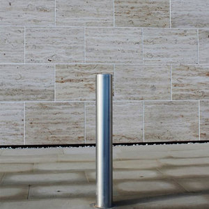 Poteau <span class=keywords><strong>de</strong></span> sécurité routière en métal pour extérieur, barrière <span class=keywords><strong>de</strong></span> circulation séparée en acier pour chaussée <span class=keywords><strong>de</strong></span> route - Product Image 2
