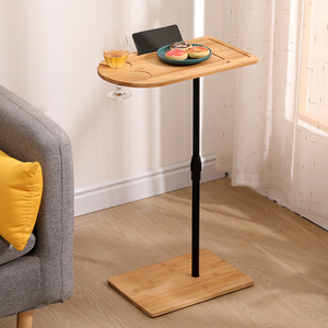 OVS Bambu <span class=keywords><strong>C</strong></span> Şekilli Kanepe Sehpası Yüksekliği Ayarlanabilir Tablet Yuvalı Şarap Tutucu ile Yatak Odası Oturma Odası için Kanepe Yan Sehpası - Product Image 1
