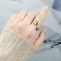 Mini abeille et tournesol rotatif Fidget anneau réglable ouvert Anti-anxiété bijoux cadeaux en gros pour les femmes cuivre matériel