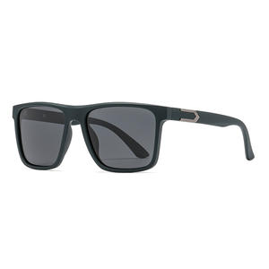 Nuevas Gafas de Sol Polarizadas para Hombre, Protección UV400, Marco de PC Negro, Tipo 3, con Estuche Incluido - Product Image 2