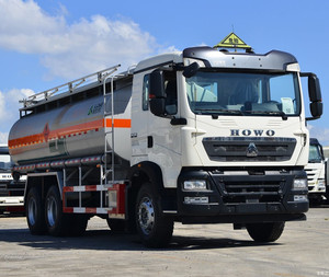 10 roues diesel 8L 4000 litres capacité de <span class=keywords><strong>volume</strong></span> de charge réservoir d'huile <span class=keywords><strong>camion</strong></span>-<span class=keywords><strong>citerne</strong></span> de carburant - Product Image 4