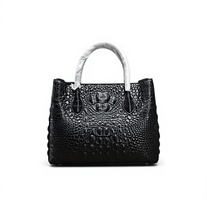 Vente en gros de sacs à main en cuir véritable 100% - Noir - Sac fourre-tout en cuir de crocodile 100% pour femmes - Fournisseur de sacs en cuir de haute qualité pour femmes - Product Image 1