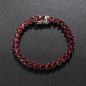 Bracelet en grenat de forme poire / ovale / cœur, minimaliste et contemporain, en argent sterling 925, bijou unique et polyvalent pour les sorties nocturnes - Product Image 4