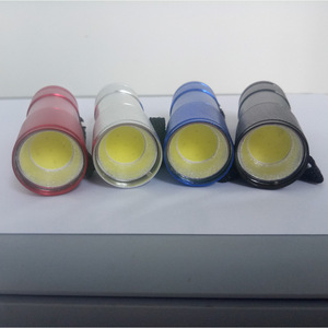อลูมิเนียมอัลลอยด์ 9LED ไฟฉายแบตเตอรี่เอเอ็นเอแบบพกพาสำหรับตั้งแคมป์กลางแจ้งพร้อมเชือกคล้องตัวตัวเลือกหลายสี - Product Image 2