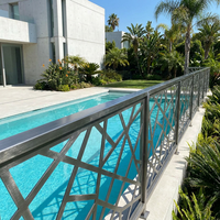 Clôture de jardin de luxe traditionnelle en alliage d'aluminium, découpe laser, service de soudure, système de clôture robuste sur mesure, escalier DIY