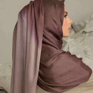 Vente en gros 2025 Meilleure vente Belle nouvelle Ombre imprimée Modal Hijab ombragé respirant doux Viscose Modal Shadow Print Hijab - Product Image 4