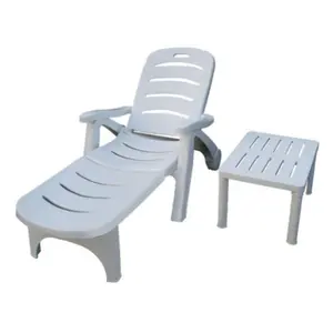 Hochwertige elegante Gartenmöbel aus weißem Kunststoff Strandkorb