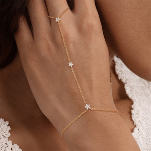 Bracelet multi-breloques tendance pour femme, certifié GDTC, en argent S925 plaqué or 18 carats, avec papillon, étoile, fleur, perle de 5 mm et sertissage CZ - Product Image 5