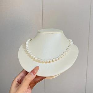 Ensemble collier et boucles d'oreilles en perles de riz rondes blanches naturelles de 4-5 mm, chaîne fine pour clavicule/chaîne de cou, bijoux fins, vente en gros - Product Image 3