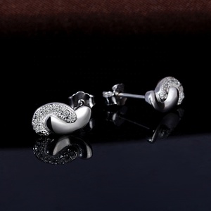 Shopping Online 925 Monili D'<span class=keywords><strong>argento</strong></span> in Rhodium Placcato Cute Dog Orecchini - Product Image 3