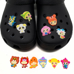 Zwölf Zodiac Series PVC Weich gummi Schuh Charms Personal isierte DIY Cartoon Clog Zubehör Niedliche Tiers chuh Dekorationen - Product Image 3