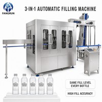 Machines clés en main automatiques de rinçage, remplissage et bouchage de bouteilles en PET et en verre pour eau potable minérale pure, idéales pour les petites entreprises