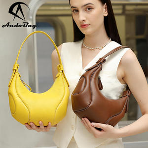 กระเป๋าหนังแท้ AndoBag รุ่นใหม่ ทรงพระจันทร์เสี้ยว สะพายข้าง/สะพายไหล่ แบบครึ่งวงกลม สำหรับพักผ่อน รุ่น 3102 - Product Image 1