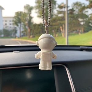 Décoration automatique Pendentif de <span class=keywords><strong>voiture</strong></span> Intérieur Super mignon Astronaute Rétroviseur Suspendu Charmes Ornement Résine Pendentif de <span class=keywords><strong>voiture</strong></span> - Product Image 5