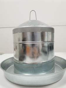 Abreuvoir à poulet en métal galvanisé <span class=keywords><strong>de</strong></span> 9 L avec poignée, distributeur d'eau pour volailles, mangeoires pour animaux - Product Image 4