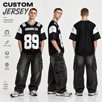 T-shirt imprimé rétro streetwear surdimensionné pour homme, coupe carrée, en maille, motif football américain, en polyester/coton, col en V