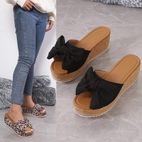 Sandales compensées à plateforme avec nœud et semelle en caoutchouc pour femmes grandes tailles – Chaussures d'été tendance en gros