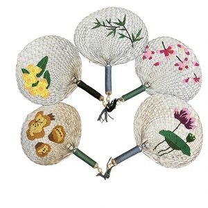 Pendentif tissé à la main en feuille de bambou écologique avec pompon, artisanat naturel, art populaire traditionnel, cadeau de fête, ornement suspendu pour la maison - Product Image 4