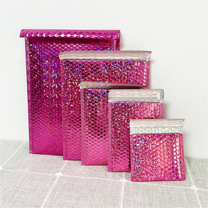 Bolsas de Embalaje de Papel de Aluminio Rosa Brillante Personalizadas de 6x10 4x8, Sobres Acolchados Iridiscentes para Envíos, Sobres de Burbuja Metálicos Holográficos - Product Image 4