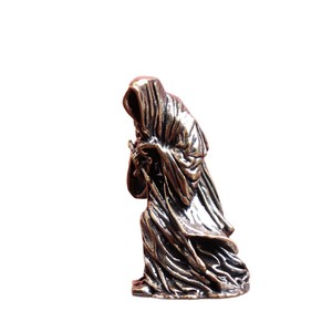 Patung Kematian Kuningan Retro Jubah Hitam Figur Aksi Miniatur Patung Horor Punk Ornamen Meja Dekorasi Halloween - Product Image 5