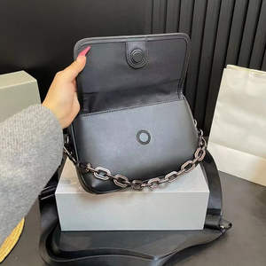 Sac à bandoulière en cuir véritable haut de gamme pour femme, style vintage très populaire, tendance baguette - Product Image 4