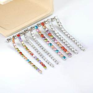 Pendientes Largos de Acero Inoxidable con Baño de Oro de 18K, Elegantes y con Circonitas de Colores, para Mujer - Product Image 2