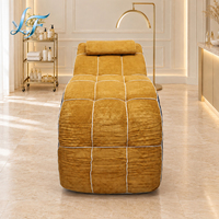 Table de massage incurvée de luxe, rembourrée et confortable, pour soins du visage, spa, salon de beauté, avec coussin pour la tête