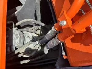 Excavadora hidráulica de cadenas Hitachi ZX350 usada en venta, pocas horas de uso, lista para enviar - Product Image 2