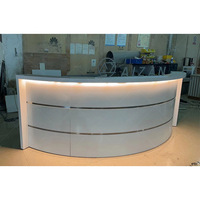 Taille personnalisée 3m 4m de long table de comptoir de réception de bureau moderne incurvée avec éclairage led