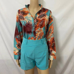 Consegna Rapida Nuova Camicia Elegante a Maniche Lunghe con Stampa e Colletto Alto per Donna Completo con Pantaloncini - Product Image 6