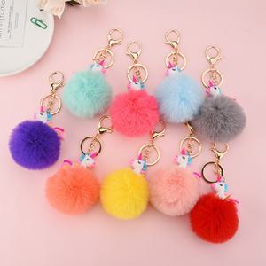 Llavero de PVC suave 3D con diseño de unicornio y pompón, colorido, para bolso, venta al por mayor - Product Image 4
