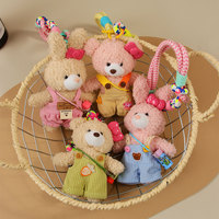 Pendentif en peluche ours et lapin fait main de style coréen personnalisé, breloque de poupée colorée en ficelle fournie par l'usine de Yiwu pour la décoration de sangle de tasse et de sac