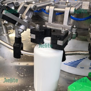 Laveuse de bouteilles à fonctionnement stable et résistante à la corrosion pour la distillerie de vin, petite usine de boissons, équipement de nettoyage intégré - Product Image 3
