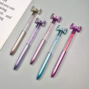 Stylo à bille rotatif avec cristal bleu liquide, diamants broyés, pierres précieuses, barillet éblouissant, motif animal personnalisé, écriture 1,0 mm - Product Image 2