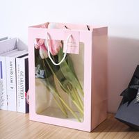 Sac cadeau en papier artisanal réutilisable personnalisé avec fenêtre transparente et poignée en corde pour l'emballage de cosmétiques, de bouquets de fleurs de mariage
